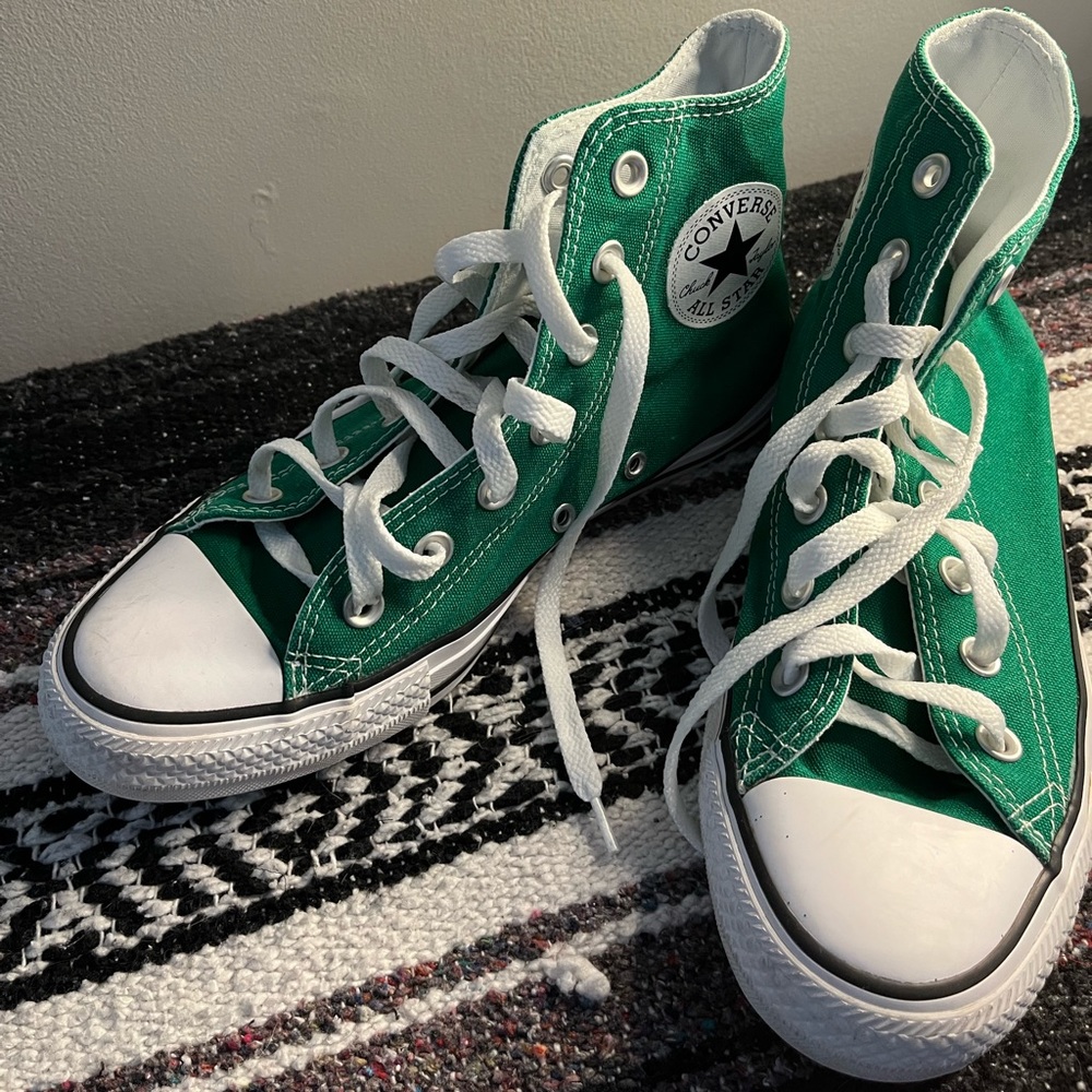 Green Converse hightop sneakers. Women’s size 8.